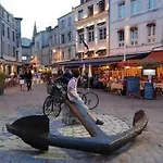 Bateau Standing Privative - Nuit A Quai Port *